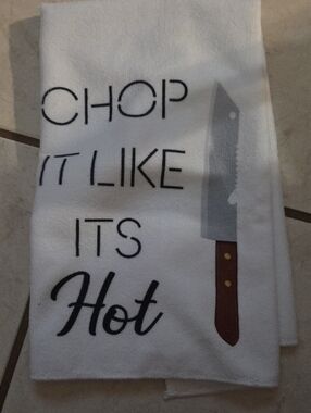 Kitchen Tea Towel - White with Knife Design NWOT